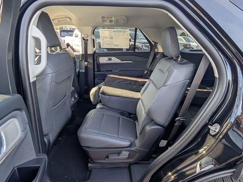 New 2026 Ford Explorer Active w/ Active Comfort Package image 5