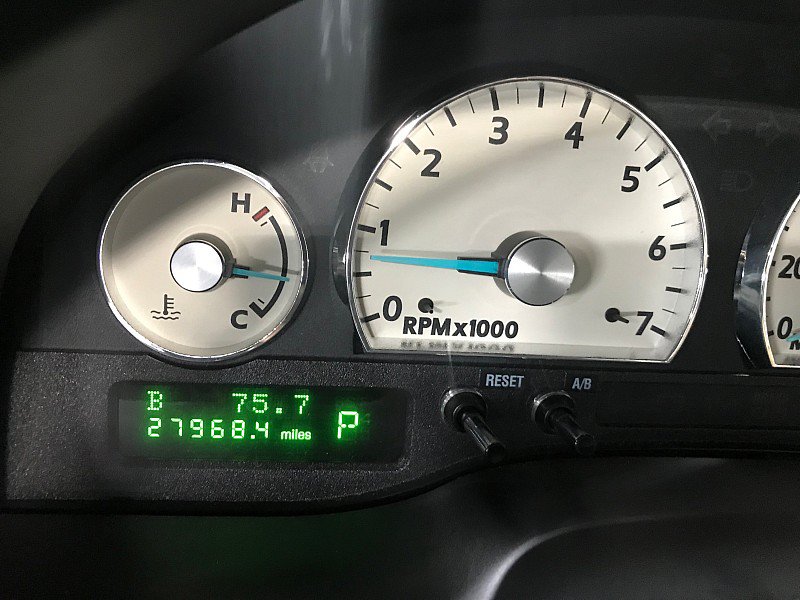 Used 2004 Ford Thunderbird RWD image 33