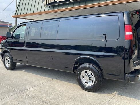 Used 2021 Chevrolet Express 3500 LT w/ LT Preferred Equipment Group RWD image 15