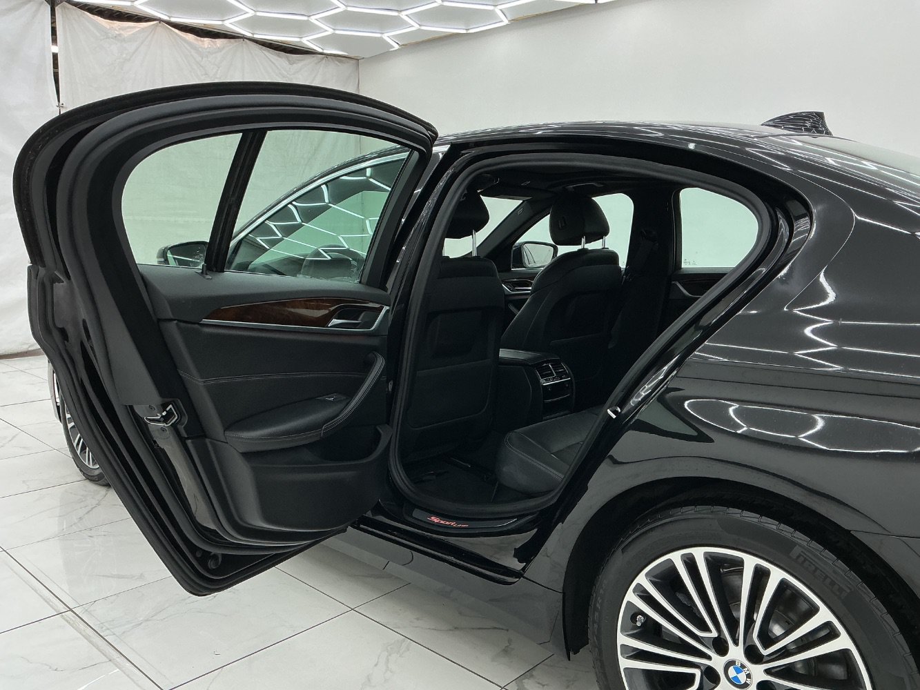 Used 2017 BMW 530i xDrive AWD/4WD image 22