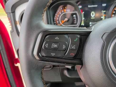 Used 2024 Jeep Gladiator Sport image 18