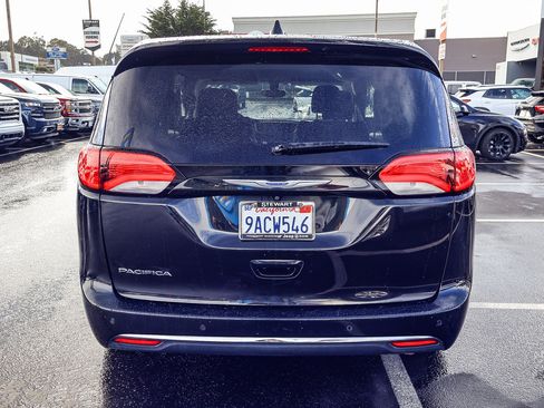 Used 2018 Chrysler Pacifica Touring Plus image 21