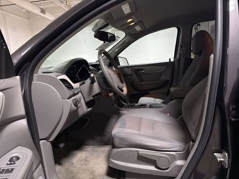 Used 2015 Chevrolet Traverse LS FWD image 19