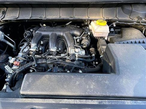 Certified 2025 Nissan Pathfinder SV image 29