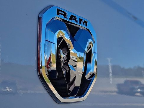 Used 2025 RAM ProMaster 2500 w/ Convenience Group image 30