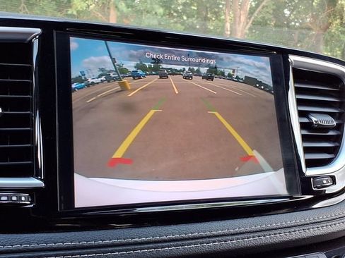 Used 2026 Chrysler Pacifica Limited w/ S Appearance Package FWD image 11