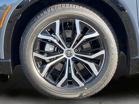 New 2026 Toyota Crown Signia AWD/4WD image 32