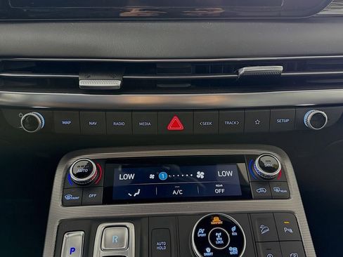 Used 2025 Hyundai Palisade Calligraphy AWD/4WD image 15