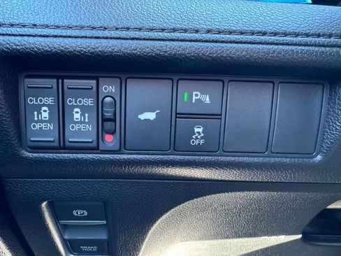 Used 2025 Honda Odyssey Elite image 31