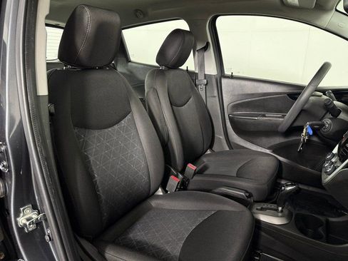 Used 2019 Chevrolet Spark LT image 23