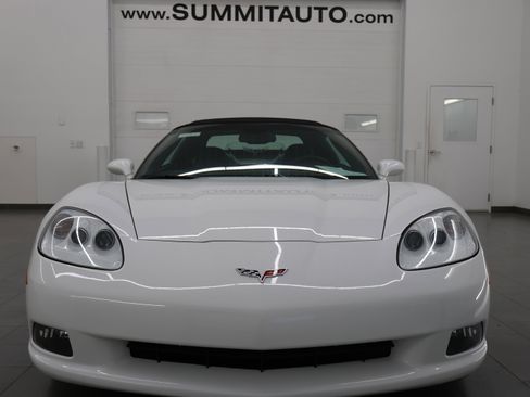 Used 2005 Chevrolet Corvette Convertible w/ Preferred Equipment Group RWD image 16