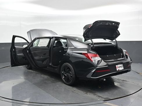 Used 2026 Hyundai Elantra SEL Sport Premium FWD image 55