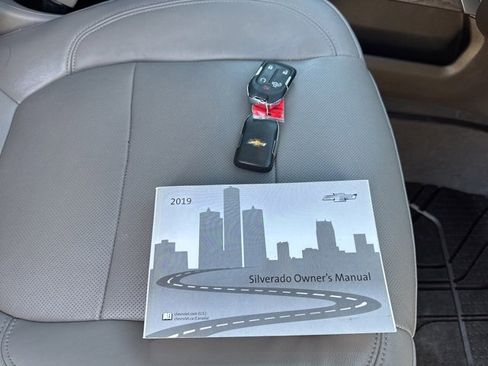Used 2019 Chevrolet Silverado 1500 LTZ image 22