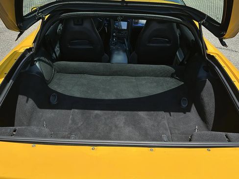 Used 2002 Chevrolet Corvette Coupe w/ Preferred Equipment Group2 RWD image 8