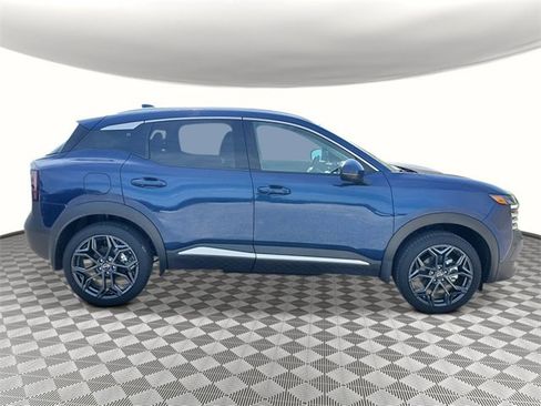 New 2025 Nissan Kicks SR image 7