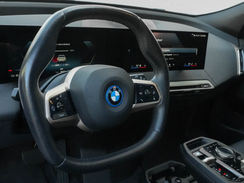 Used 2024 BMW iX xDrive50 w/ Sport Package AWD/4WD image 9