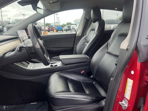 Used 2021 Tesla Model Y Long Range AWD/4WD image 31