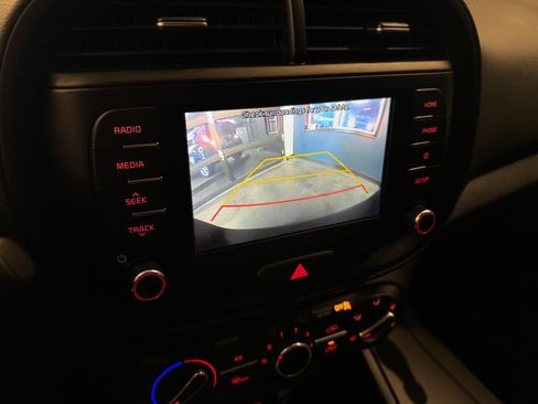 Used 2021 Kia Soul LX FWD image 14