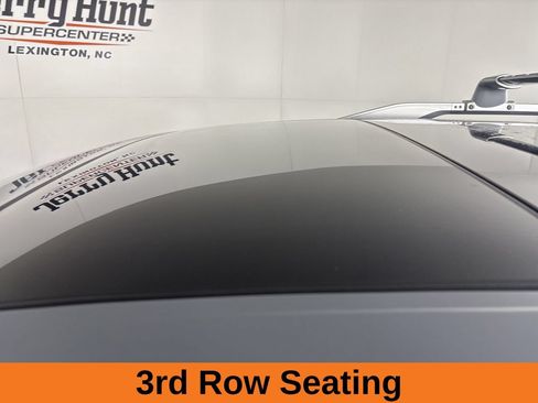 Used 2025 Nissan Pathfinder Platinum AWD/4WD image 10