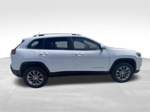 Used 2019 Jeep Cherokee Latitude Plus w/ Cold Weather Group AWD/4WD image 11