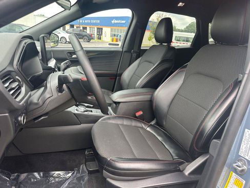 Used 2024 Ford Escape ST-Line w/ Tech Pack #1 AWD/4WD image 4