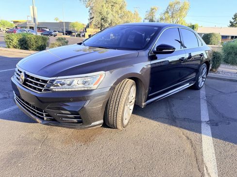 Used 2019 Volkswagen Passat 2.0T SE R-Line image 3