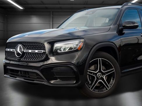 Certified 2025 Mercedes-Benz GLB 250 4MATIC image 16