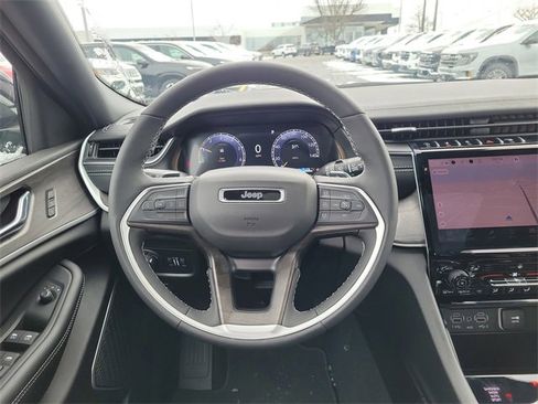 New 2025 Jeep Grand Cherokee L Limited w/ Trailer Tow Package image 25