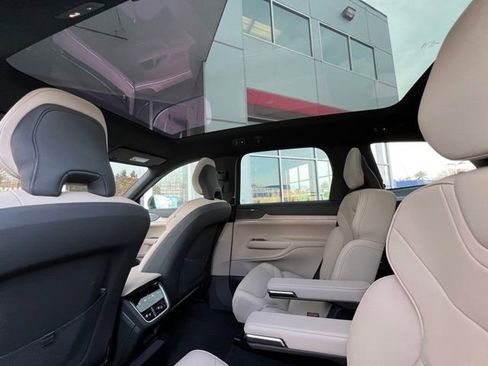 Used 2025 Volvo EX90 Ultra image 10