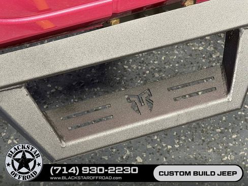 Used 2022 Jeep Wrangler Unlimited Sahara w/ Cold Weather Group AWD/4WD image 12