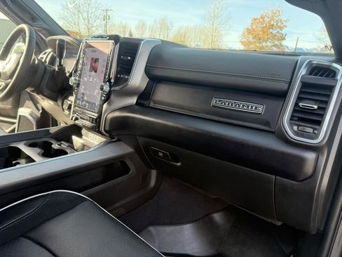 Used 2025 RAM 2500 Laramie AWD/4WD image 15