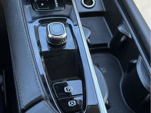 Used 2023 Volvo XC90 B6 Plus w/ Protection Package Premier image 19