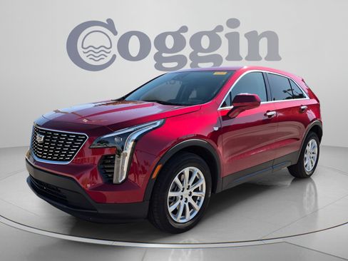 Used 2023 Cadillac XT4 Luxury w/ Driver Awareness Package FWD image 2