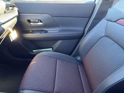 New 2026 Nissan Kicks SR w/ Cold Weather Package image 23