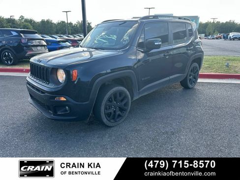 Used 2016 Jeep Renegade Latitude AWD/4WD image 2