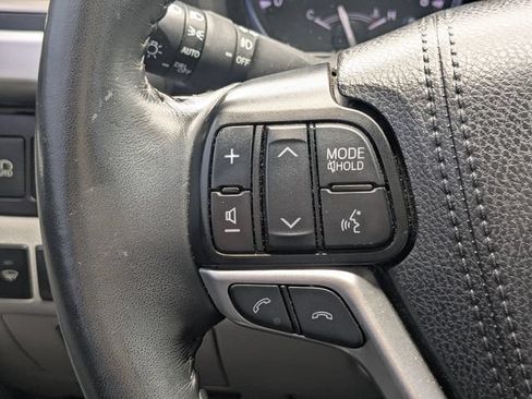 Used 2019 Toyota Highlander Limited AWD/4WD image 29