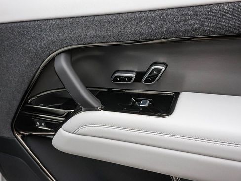 New 2026 Land Rover Range Rover Sport SE AWD/4WD image 19