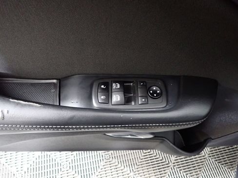 Used 2019 Dodge Challenger SXT RWD image 18