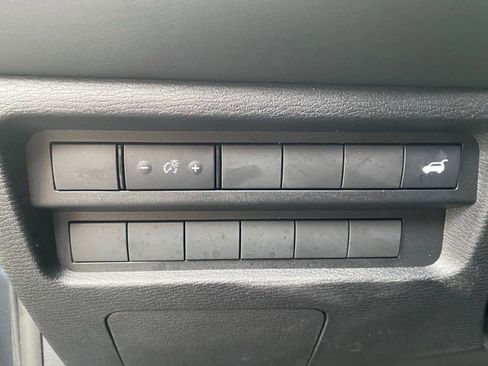 Used 2025 Mitsubishi Outlander SE FWD image 16
