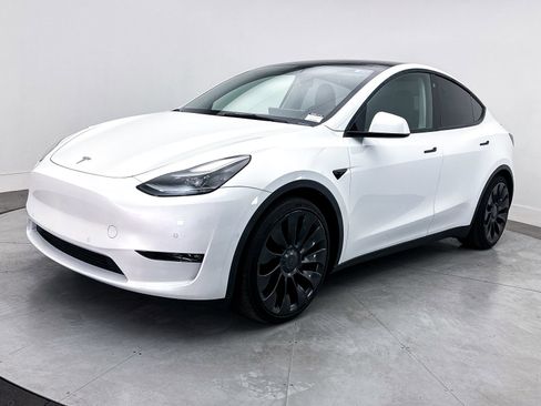 Used 2022 Tesla Model Y Performance AWD/4WD image 12