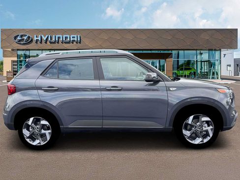 New 2026 Hyundai Venue SEL FWD image 9