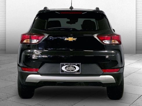 Used 2025 Chevrolet TrailBlazer LT AWD/4WD image 3
