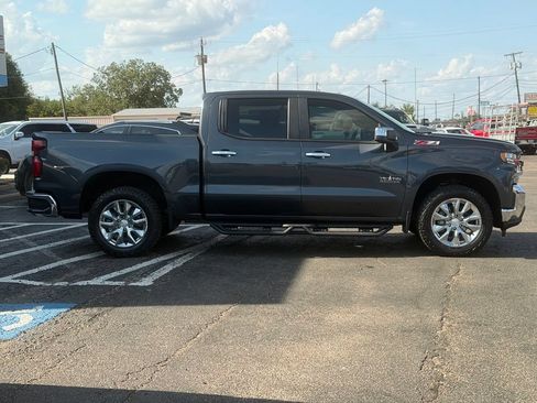 Used 2022 Chevrolet Silverado 1500 LT AWD/4WD image 4