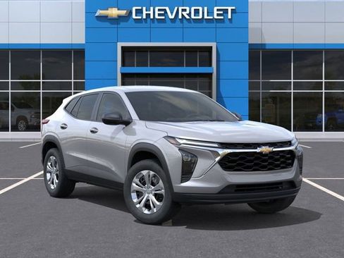 New 2026 Chevrolet Trax LS image 2
