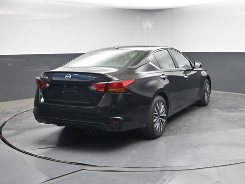 Used 2025 Nissan Altima 2.5 SV image 4