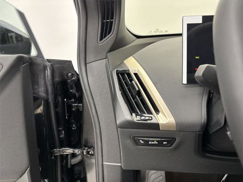 New 2026 BMW iX xDrive45 image 31