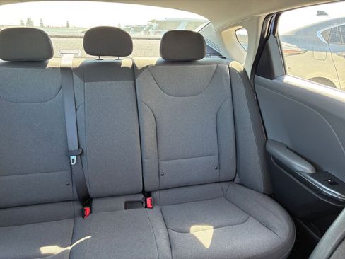 Used 2025 Kia K4 LXS image 36