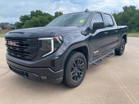 Used 2025 GMC Sierra 1500 Elevation AWD/4WD image 1