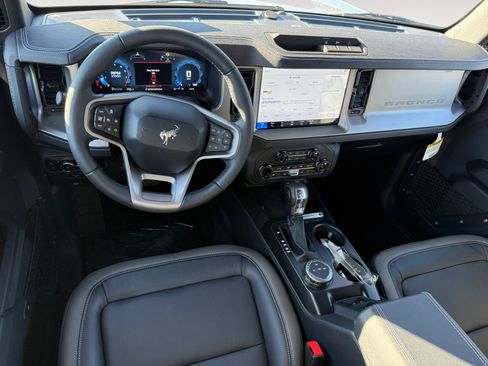 New 2025 Ford Bronco Outer Banks image 15