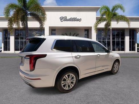 Certified 2023 Cadillac XT6 Luxury FWD image 14
